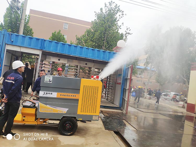 高压冲洗车用于建筑工地喷雾降尘